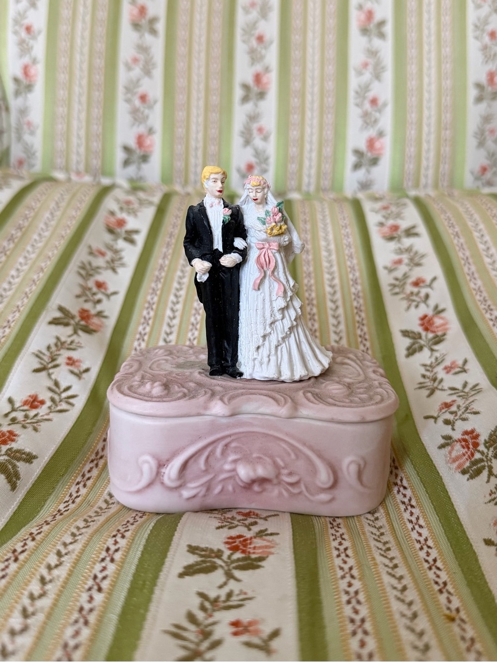 Tiny Vintage Bride and Groom Wedding Cake Topper Figuirine